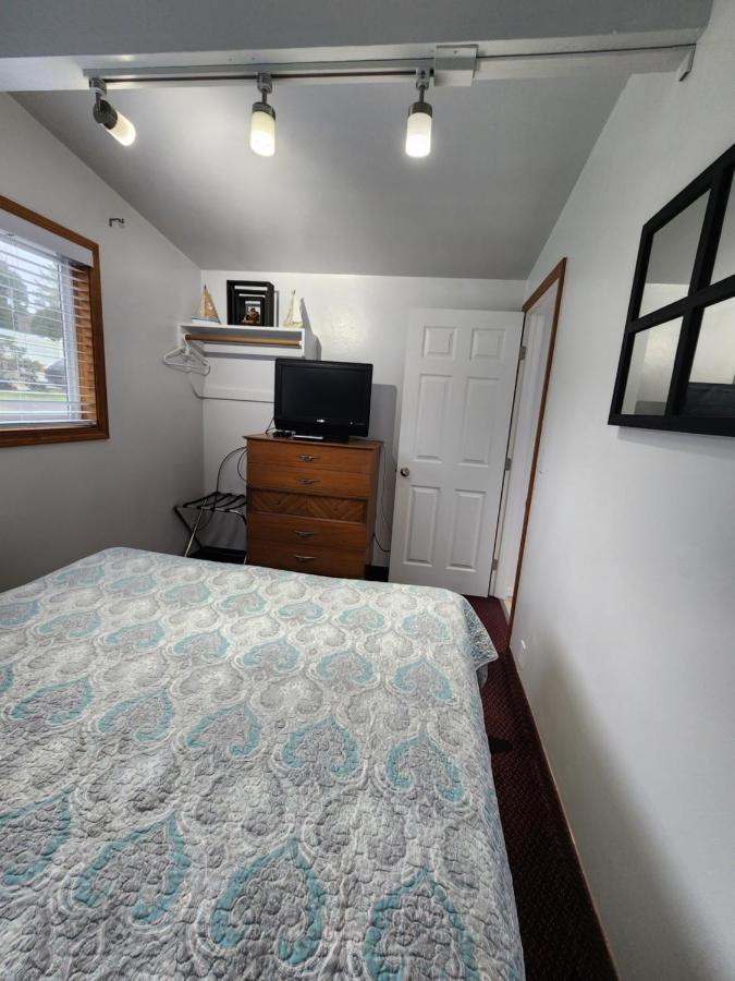 Mural Cabin