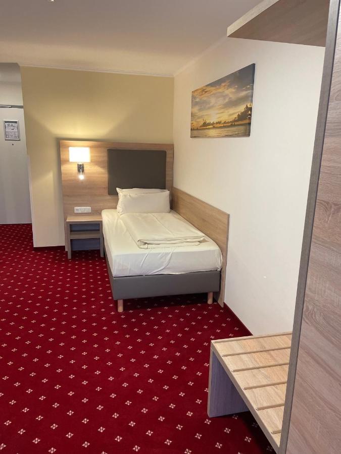 Deluxe Single Room