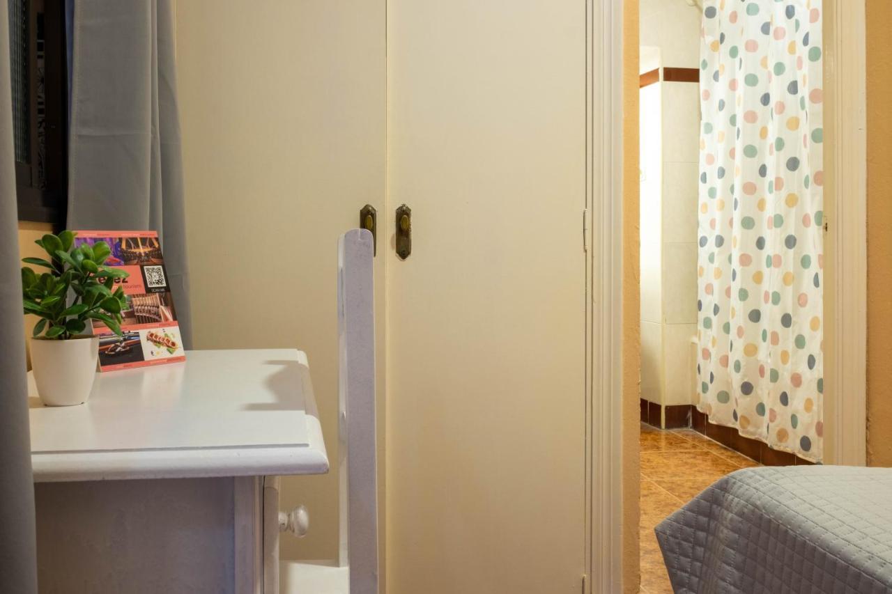 Double Room Private Bathroom