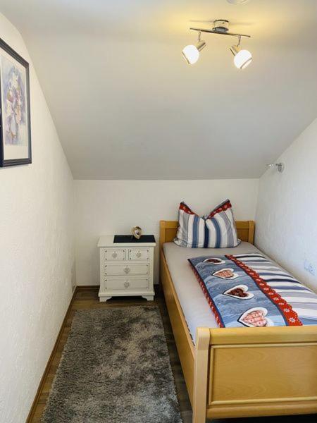 Single Room,1588460168:JPEG