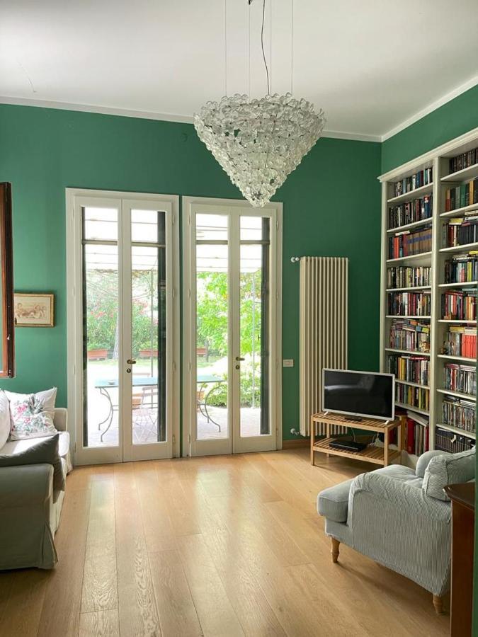 Two-Bedroom Apartment,1346269949:JPEG