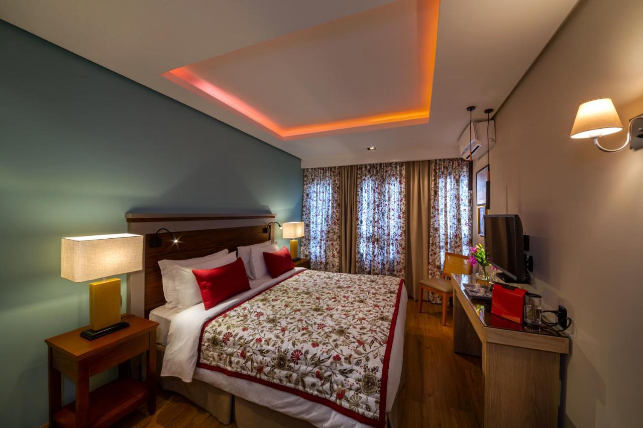 Standard Queen Room