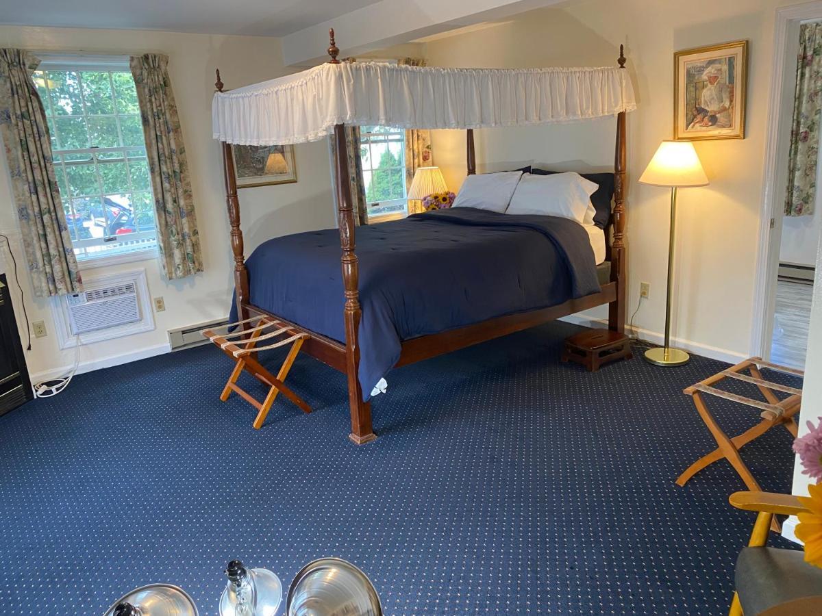Queen Room with Balcony