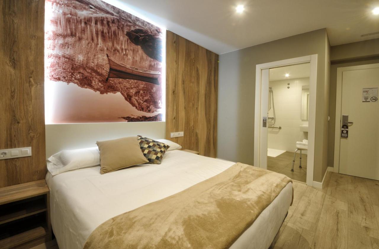 King Room Roll Shower Disability Access