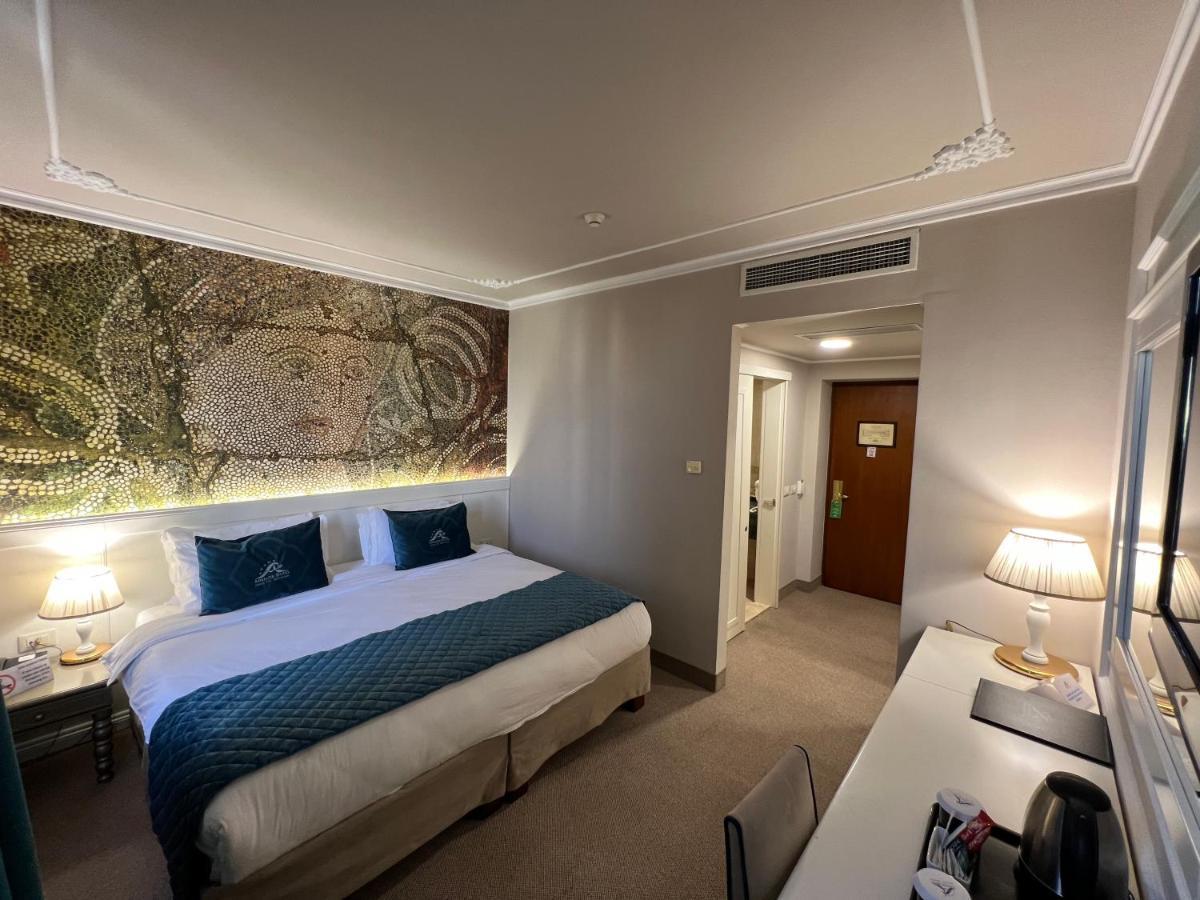 Standard Double or Twin Room Pool View