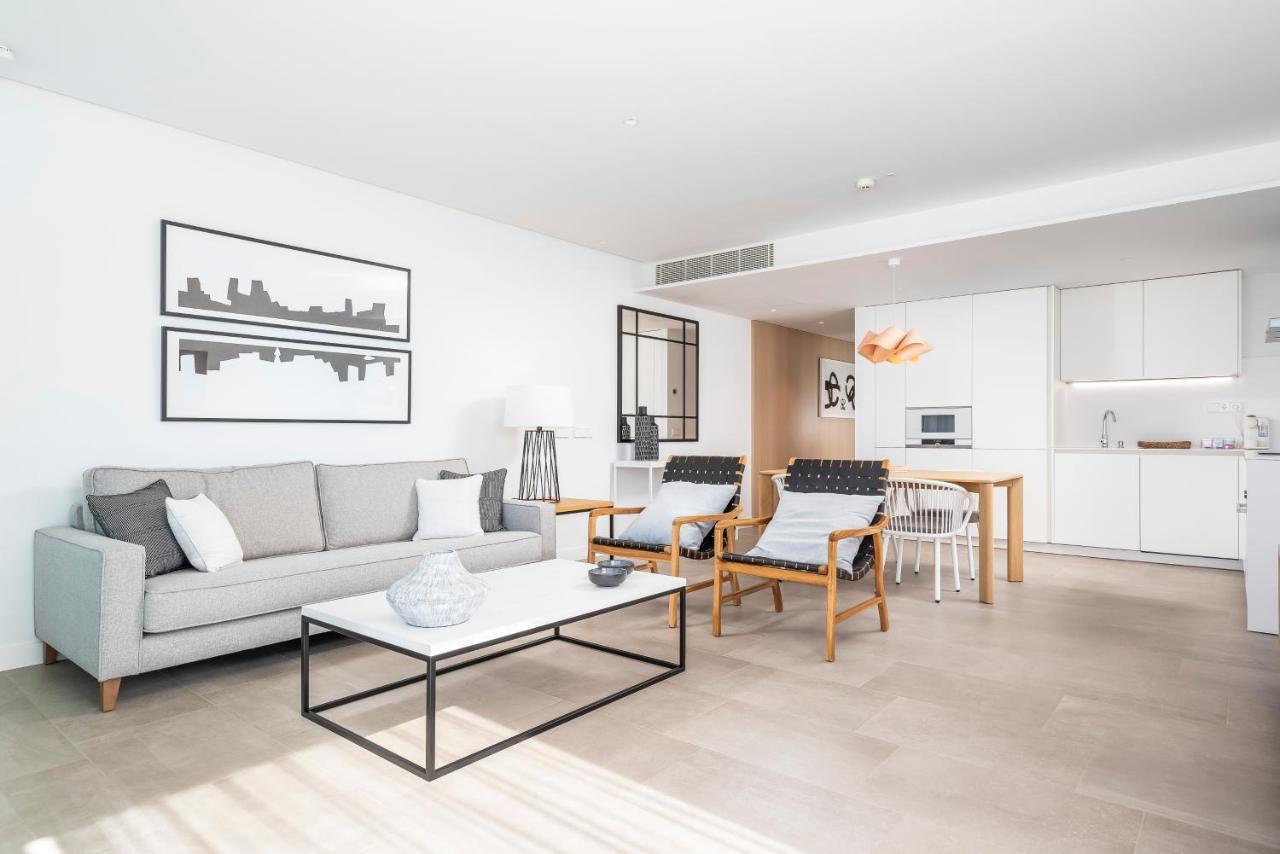 One-Bedroom Suite Sea View