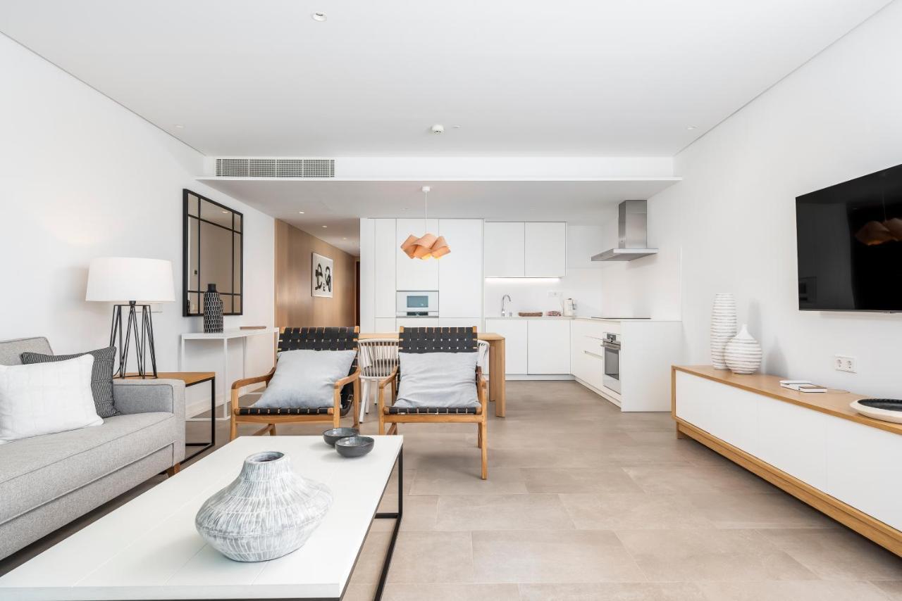 One-Bedroom Suite Sea View