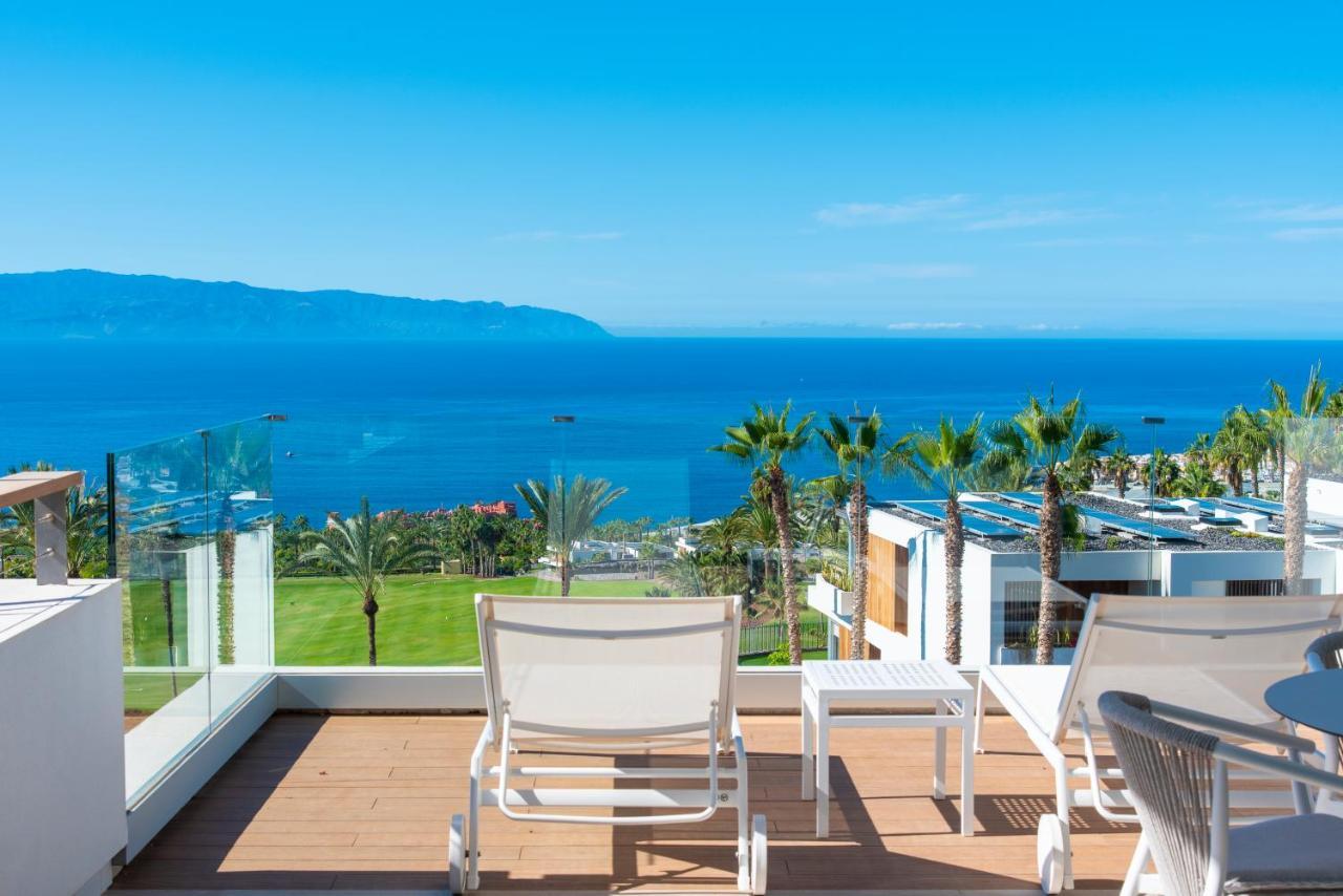 One-Bedroom Suite Sea View