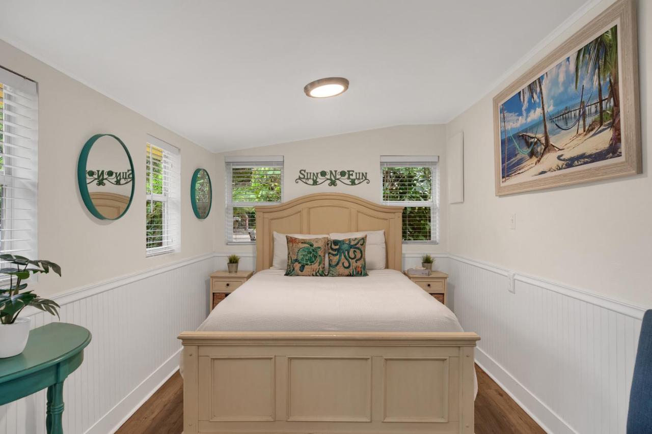 Queen Room (The Heron Room)