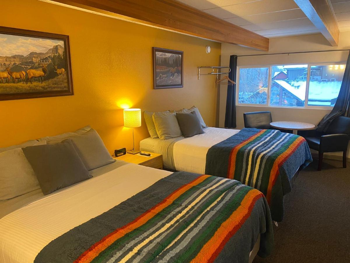 Modern Double Queen Room