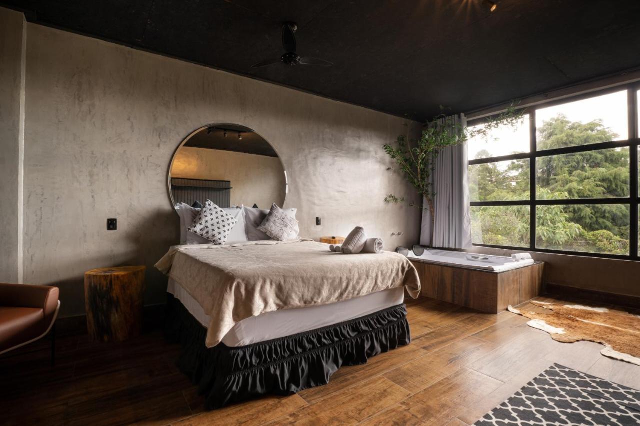 Deluxe Suite Spa Bath