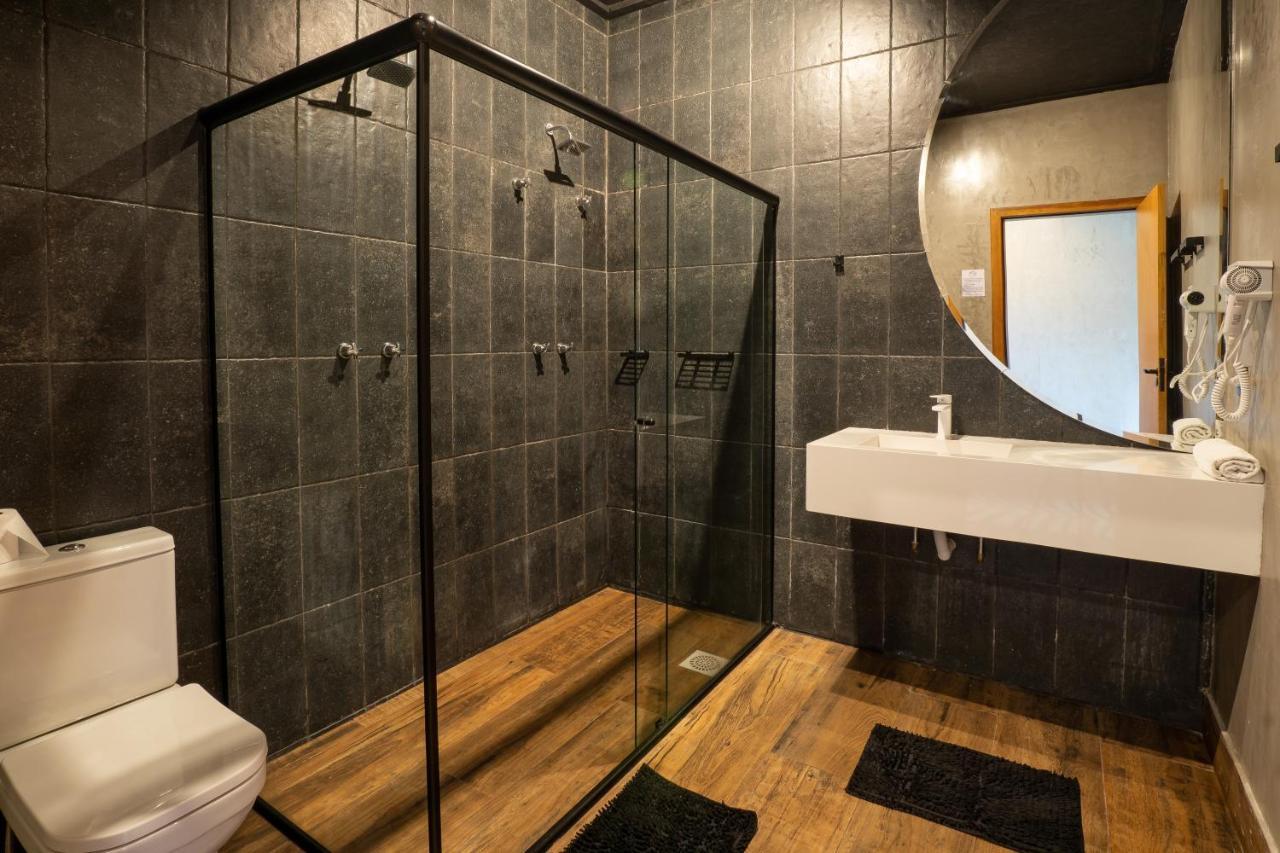 Deluxe Suite Spa Bath