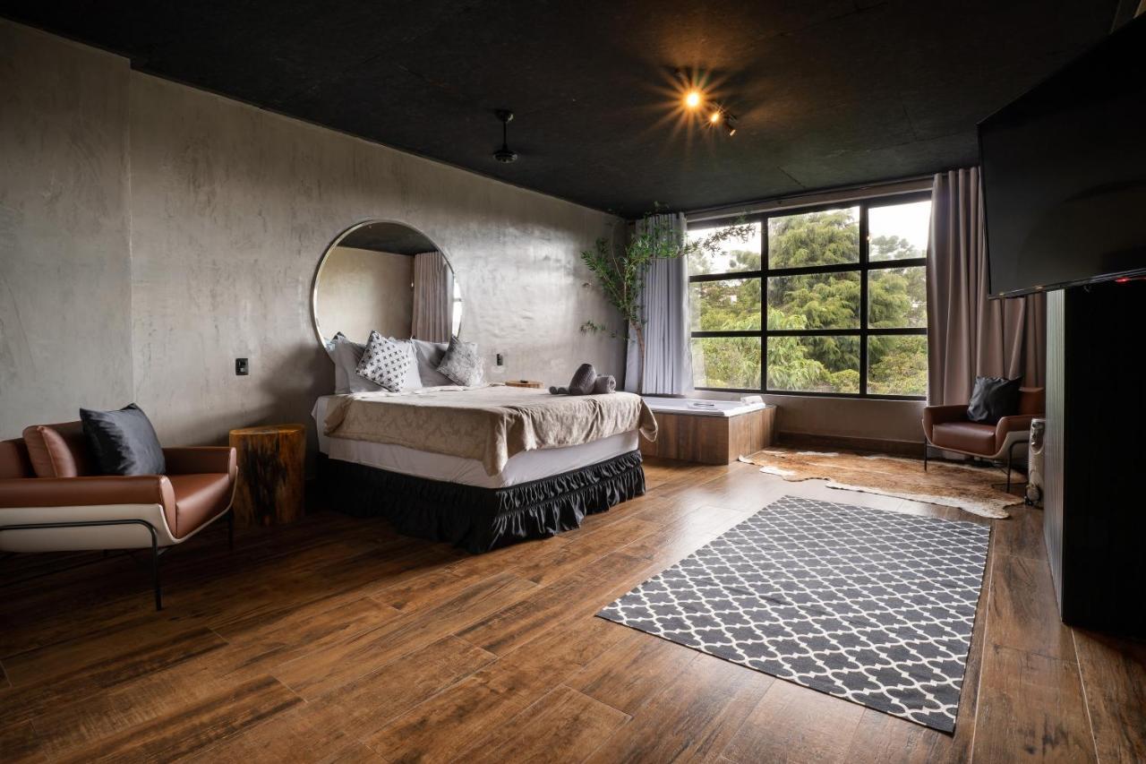Deluxe Suite Spa Bath