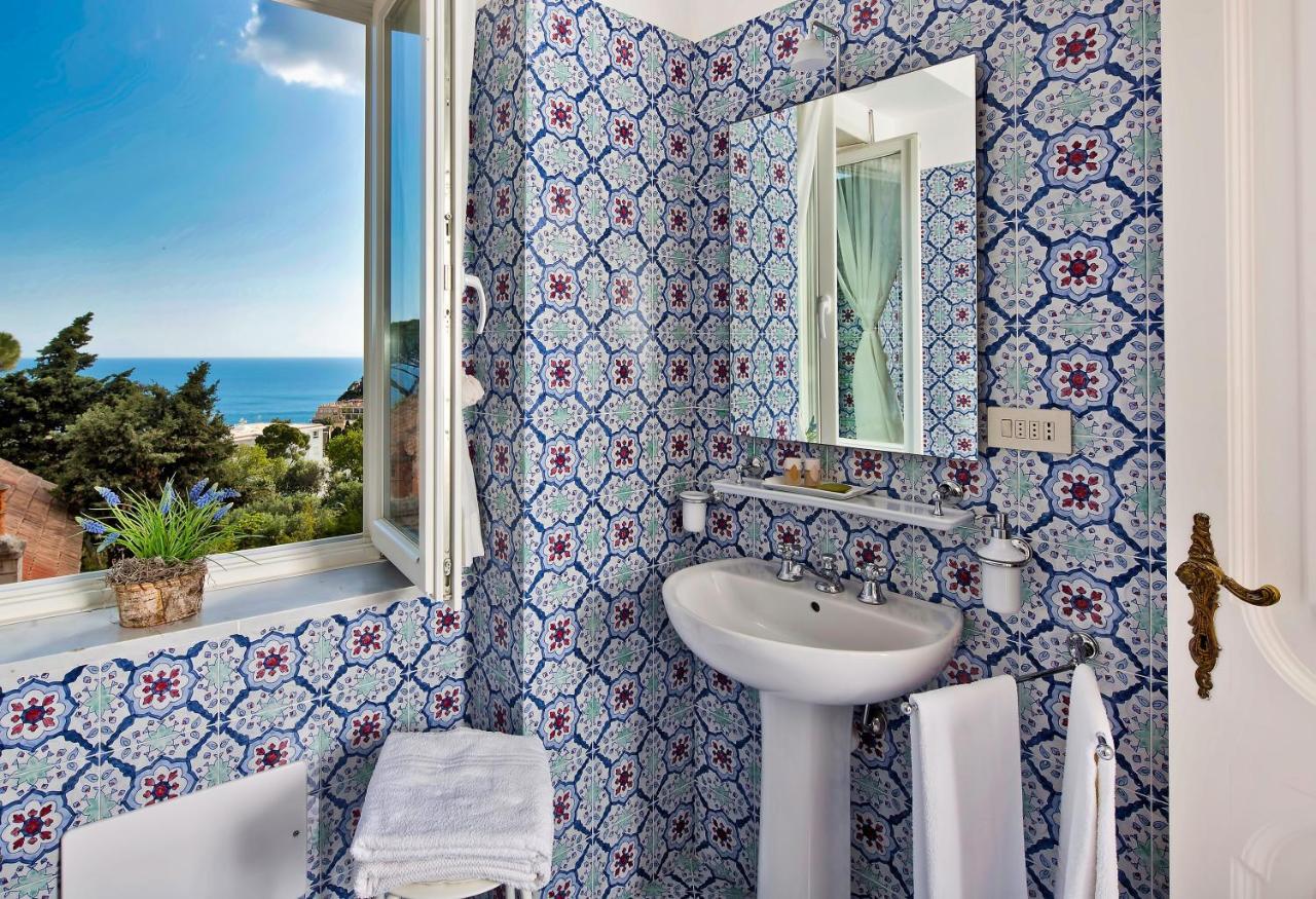 Suite front sea view balcony