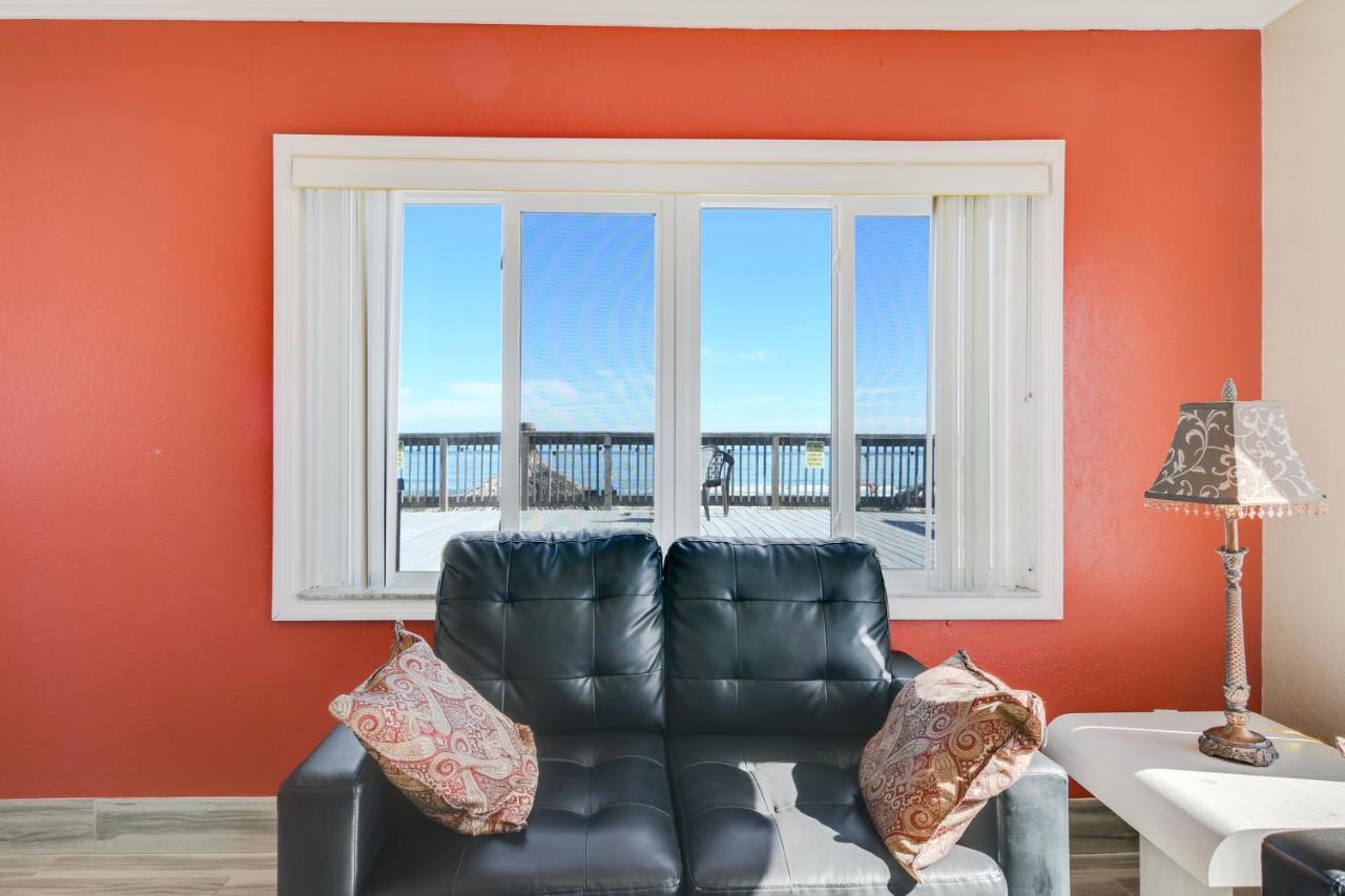 Two-Bedroom Suite Ocean View Non-Smoking