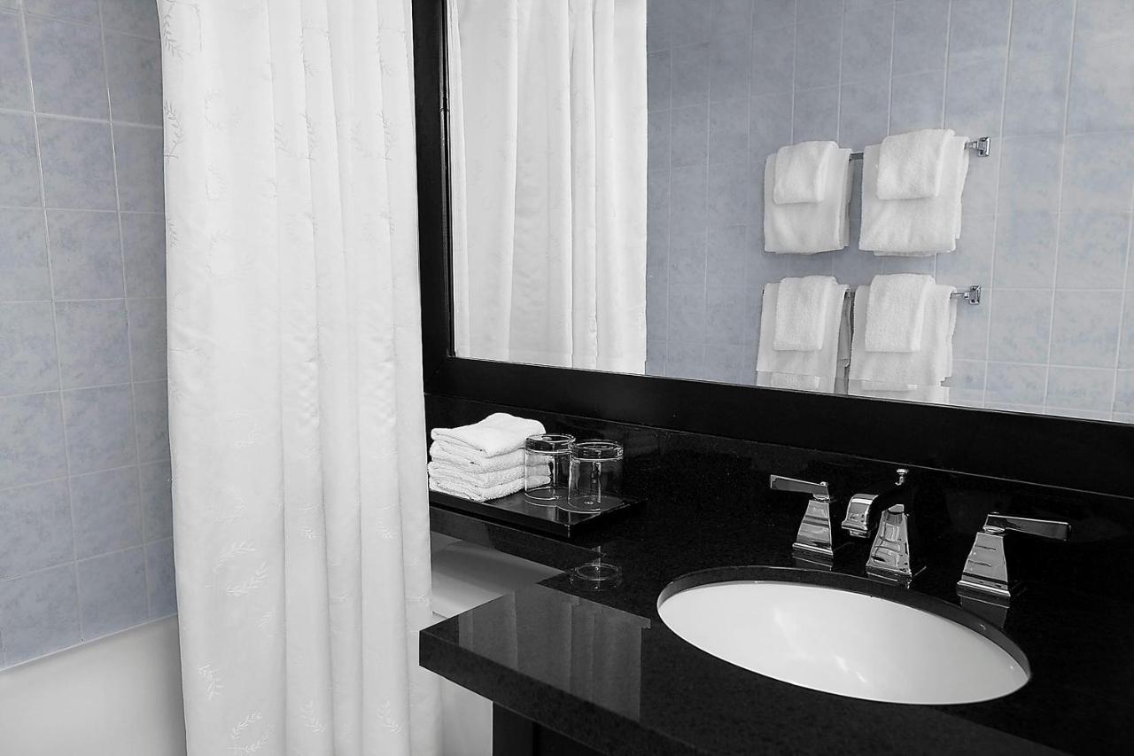 No Window Guest Room 2 Queen Beds