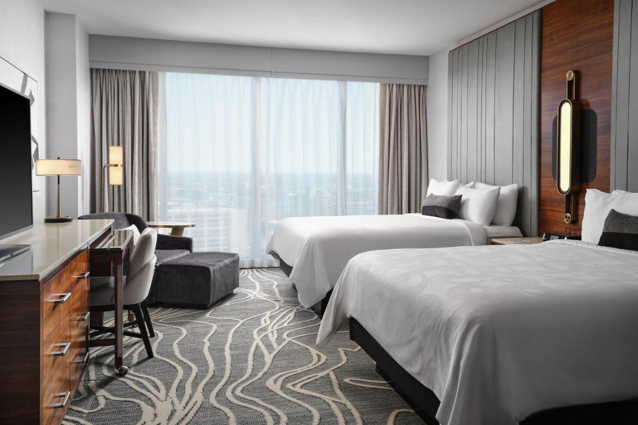 Queen Room with Two Queen Beds and View - High Floor,1350796981:JPEG