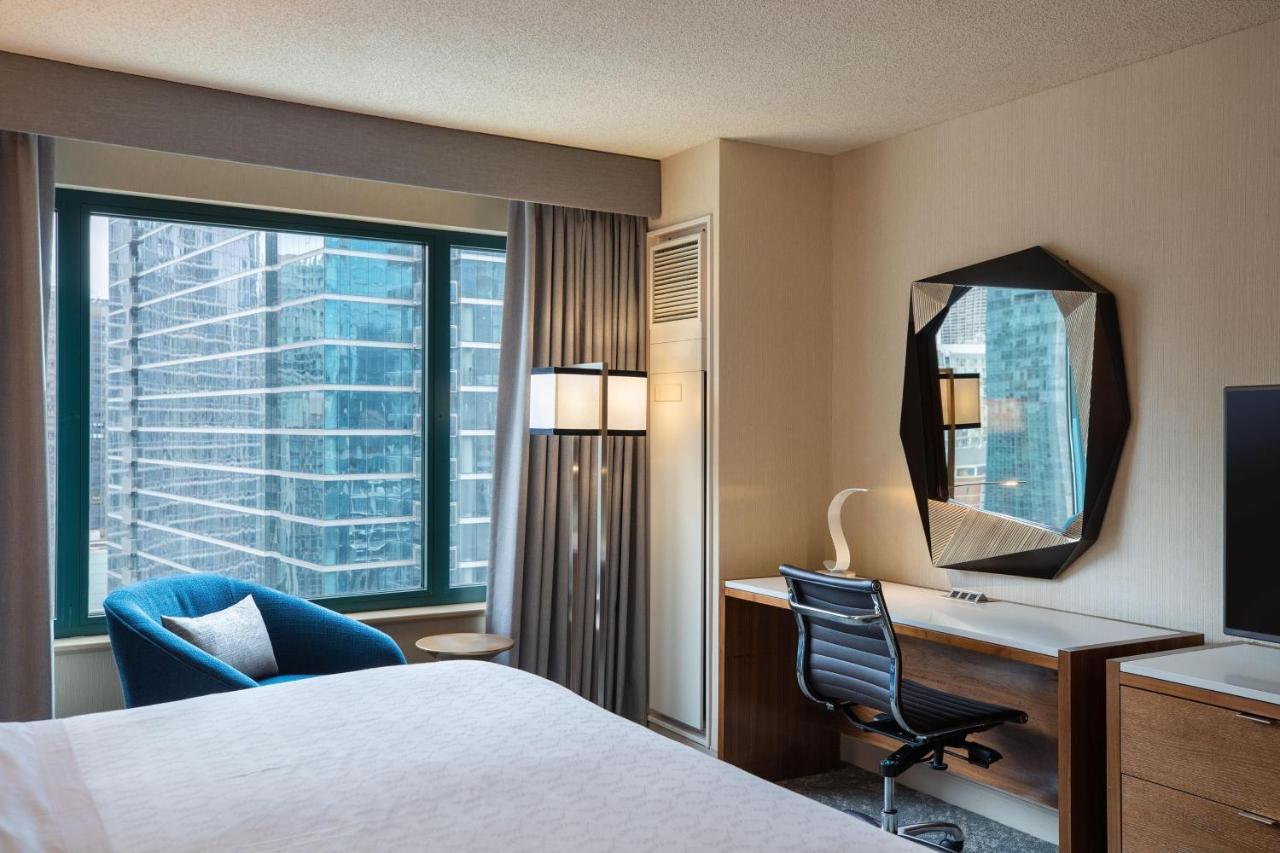 Habitación Club con cama extragrande y vistas a la ciudad - Planta superior
