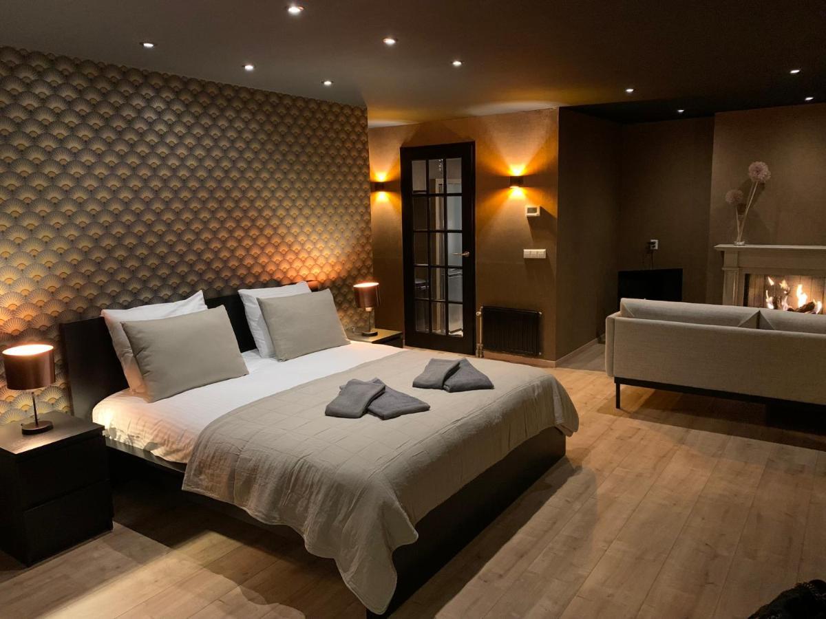 Deluxe Suite Spa Bath