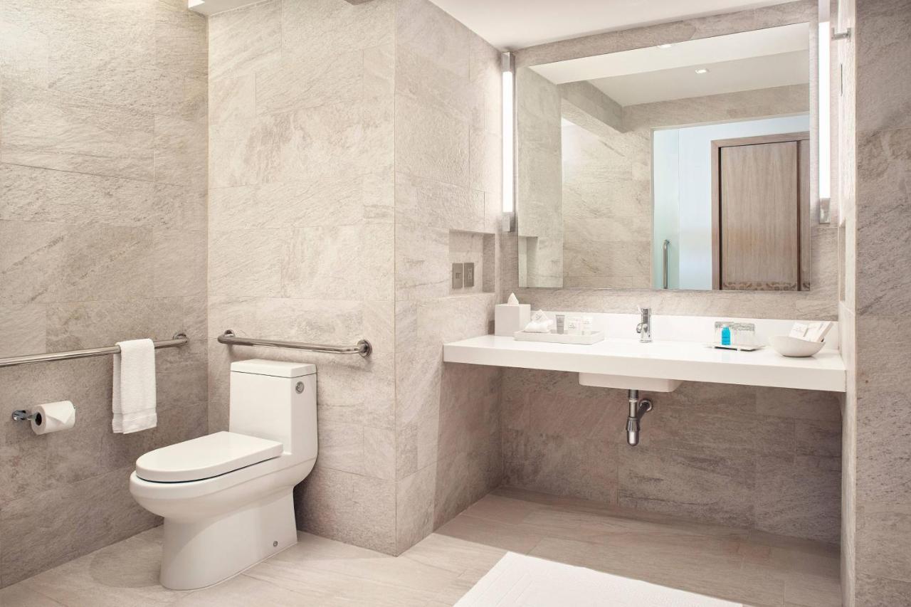 Ocean View Deluxe King Balcony