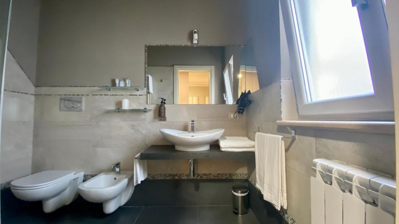 Comfort Triple Room Shower