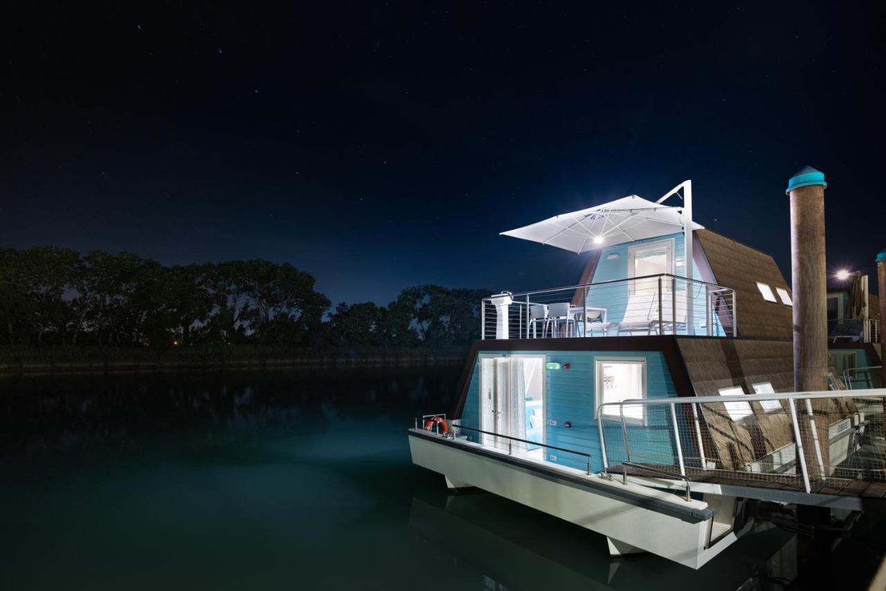 Houseboat River View