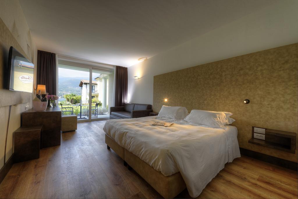 Luxury Double or Twin Room Lake View