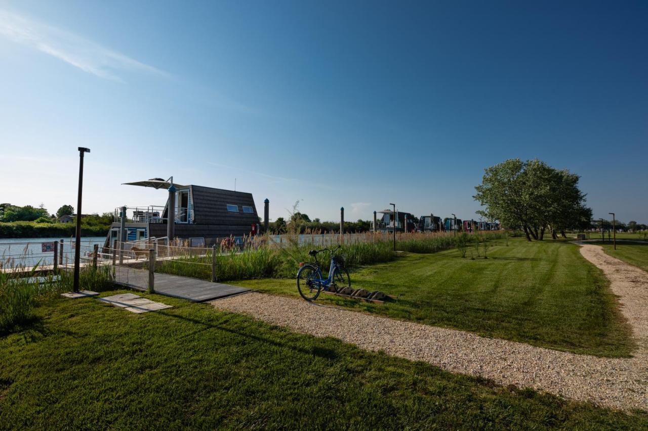 Houseboat River View