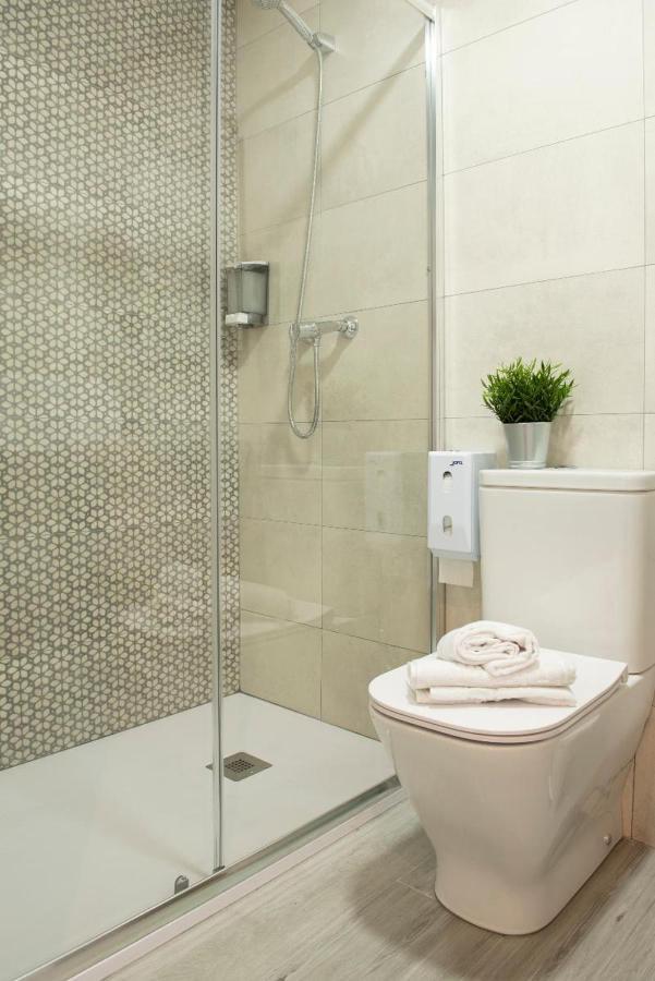 Twin Room Private Bathroom