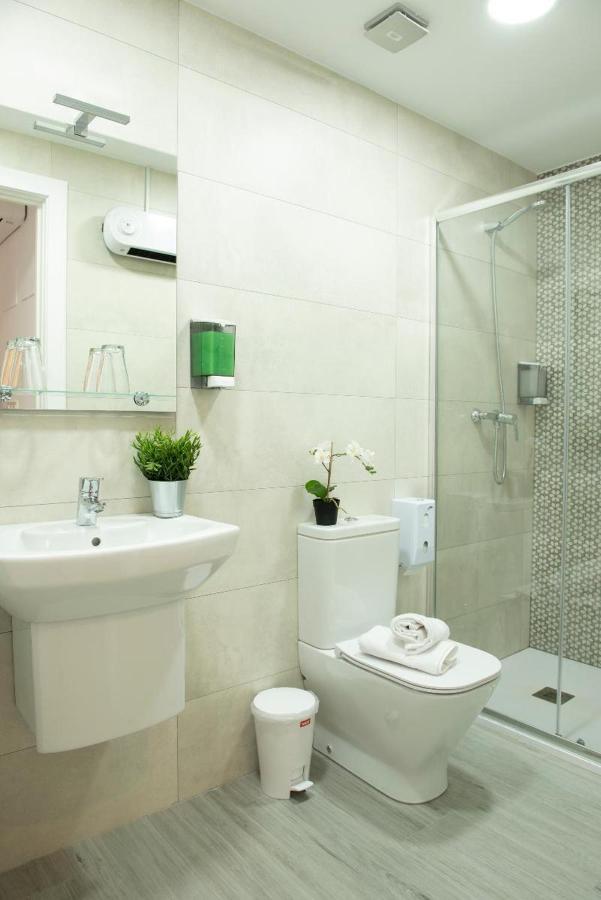 Double Room Private Bathroom