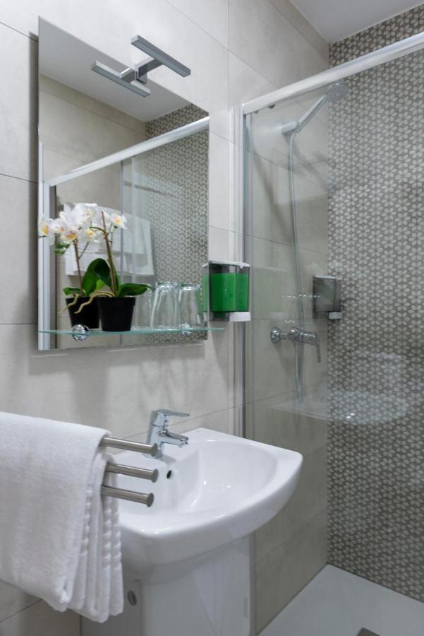 Quadruple Room Private Bathroom