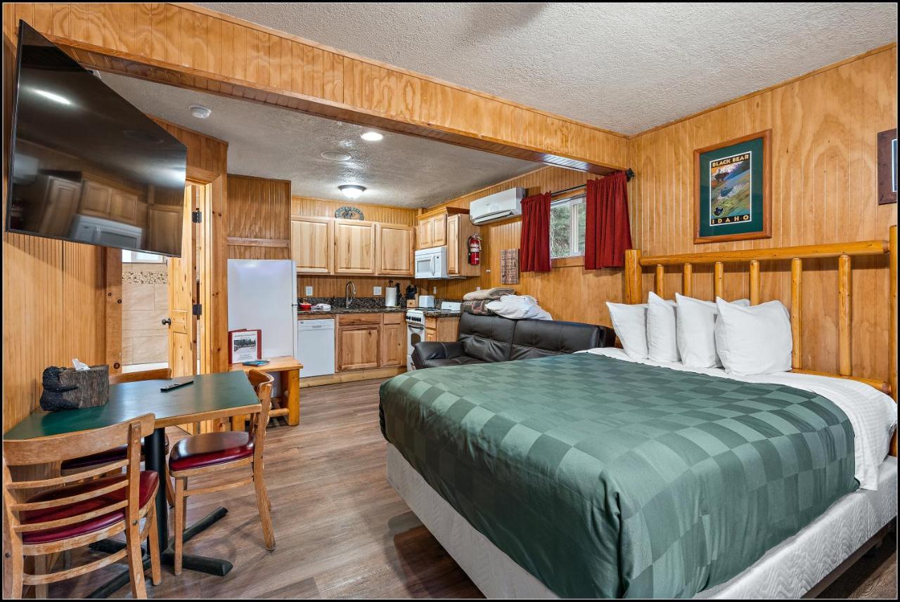 Bungalow #7