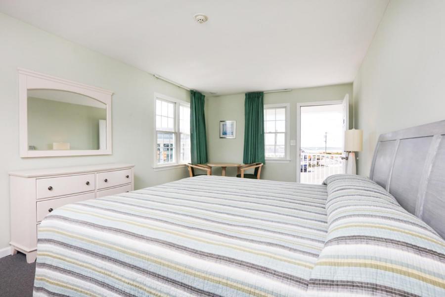 Superior King Room,654334131:JPEG