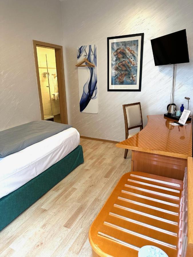 Single Room Bathroom
