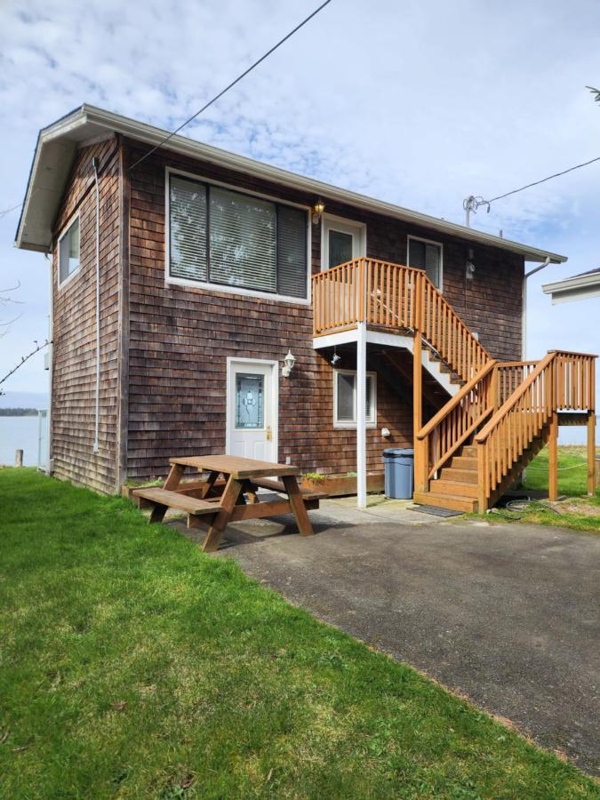 Waterfront Condo Upper Unit