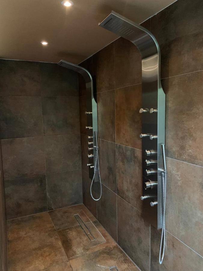 Deluxe Suite Spa Bath