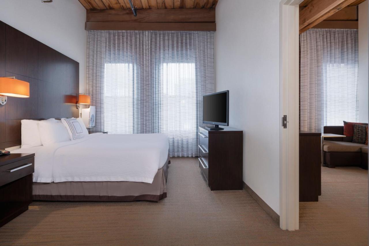 One-Bedroom King Suite,1536579991:JPEG