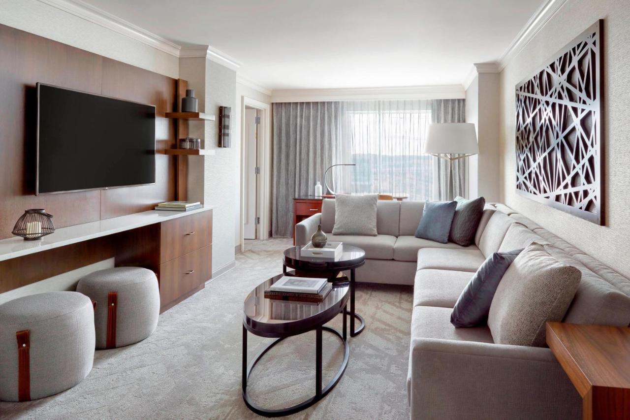 Executive Suite 1 Bedroom Executive Suite 1 King