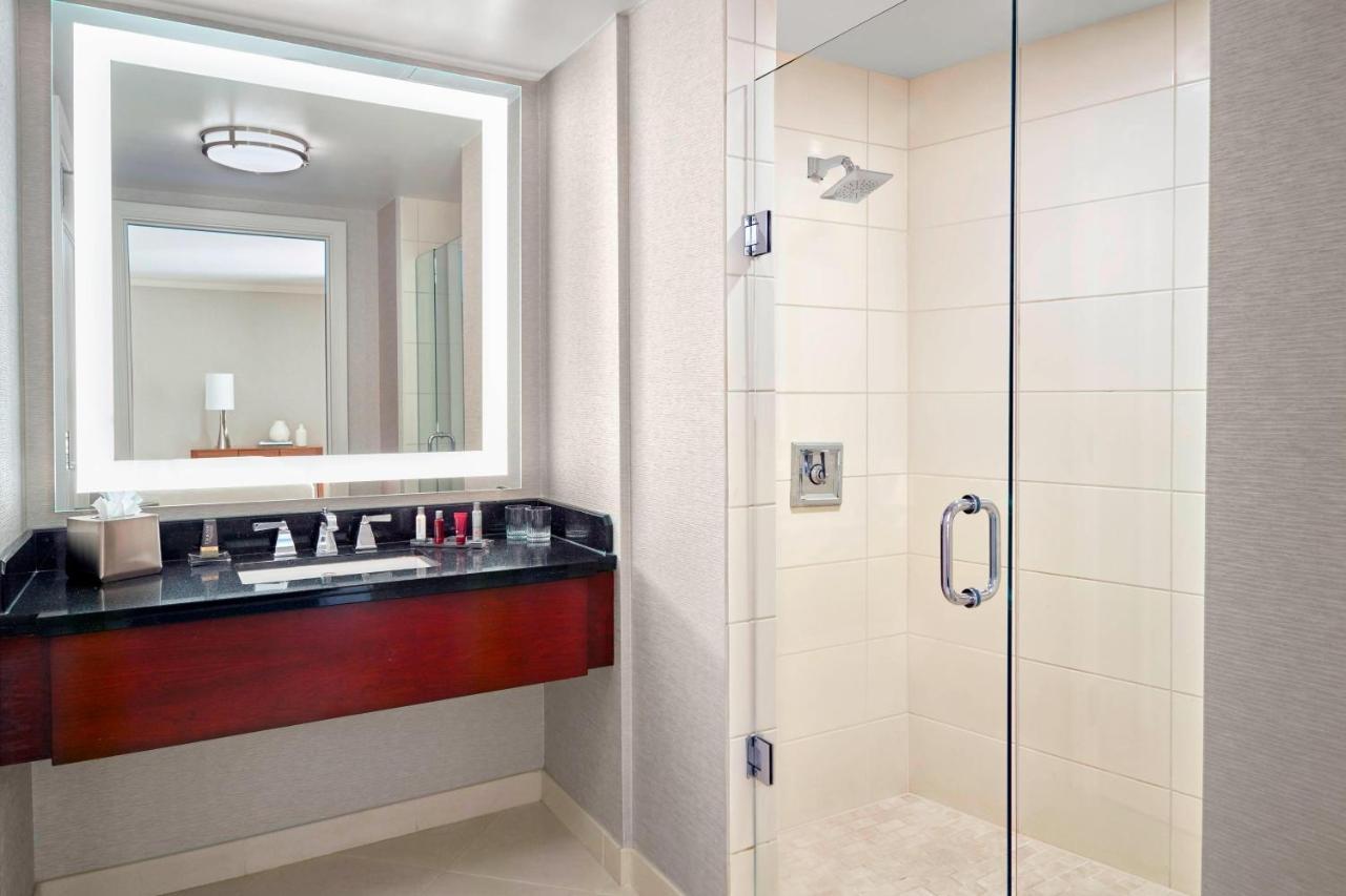 Guest Room Two Double Beds Concierge Lounge Access