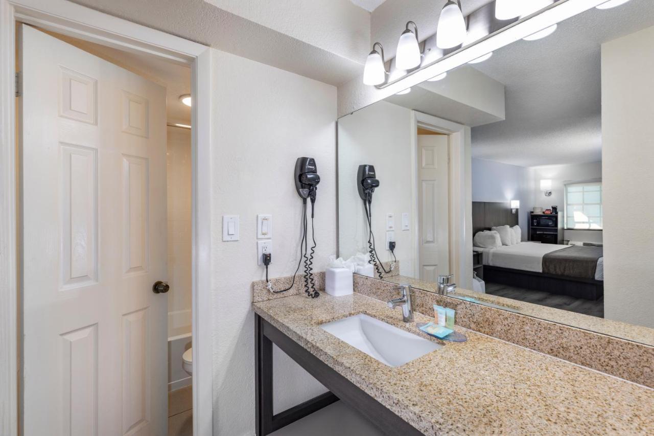 Deluxe King Room,1356423872:JPEG