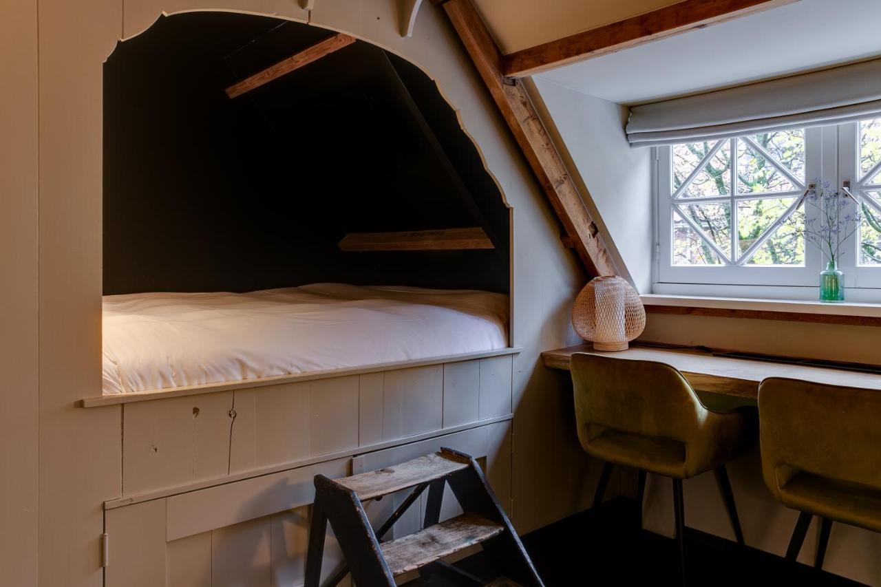 Bedstead Room
