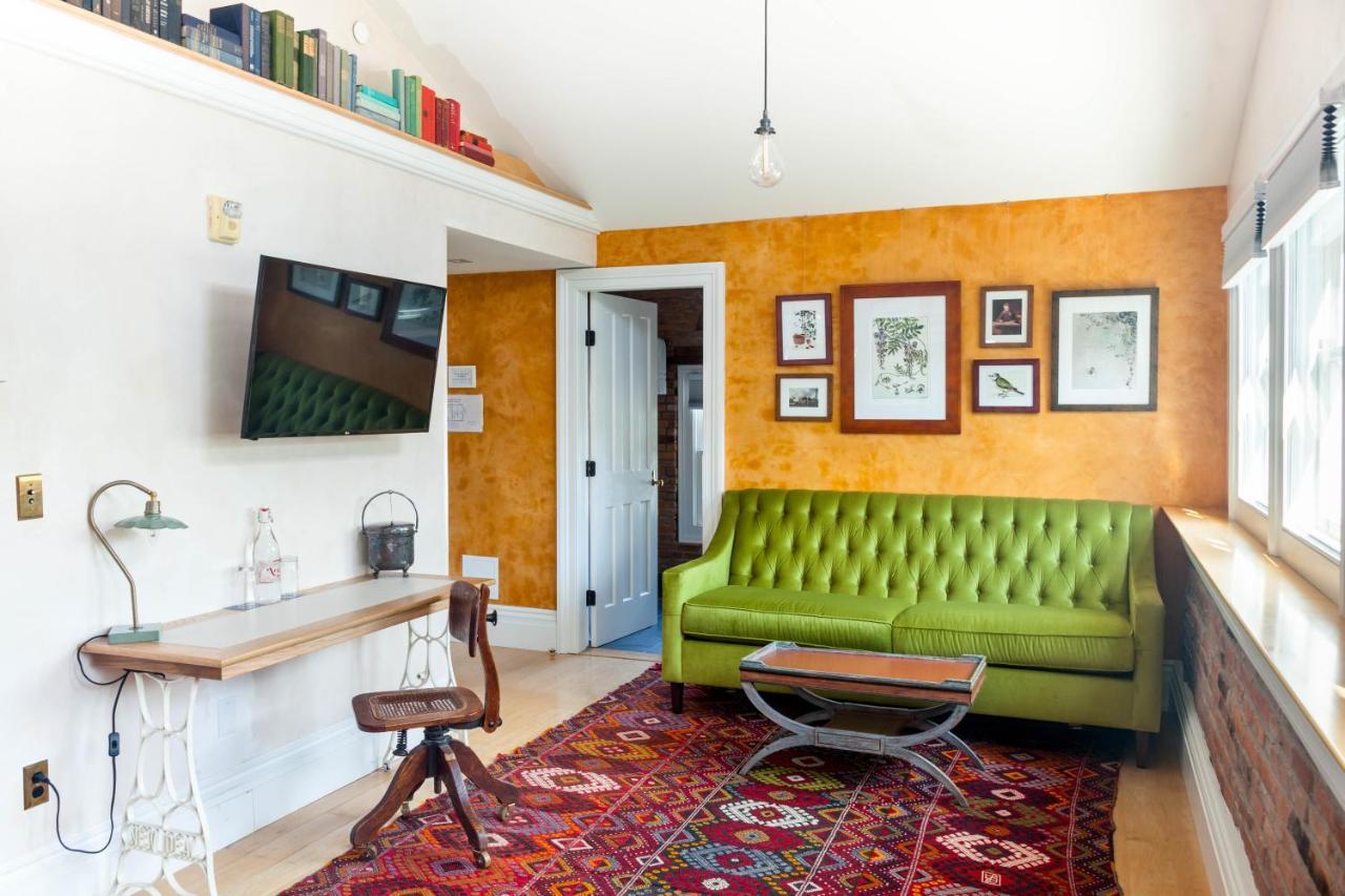 Superior King Suite