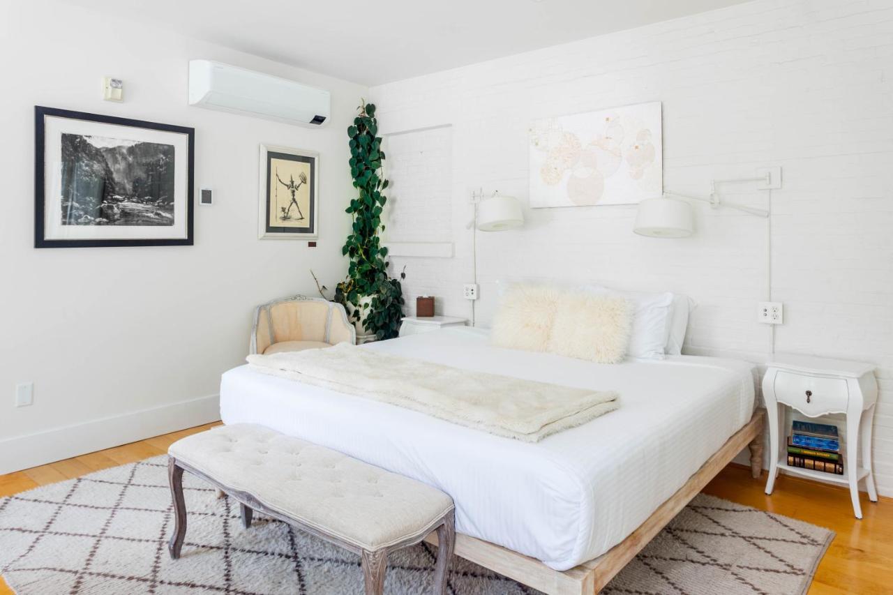 Premium Queen Room