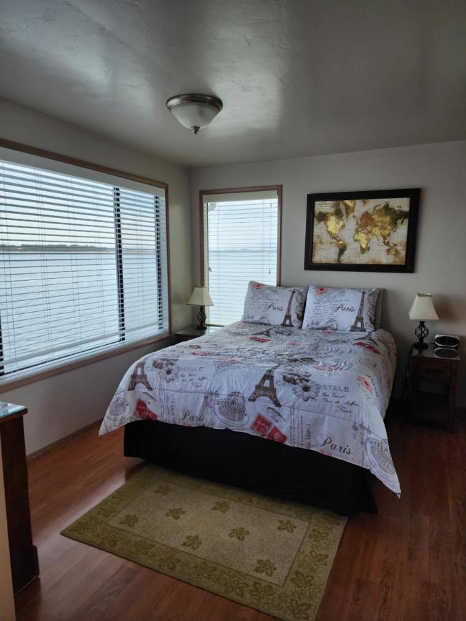 Waterfront Condo Upper Unit