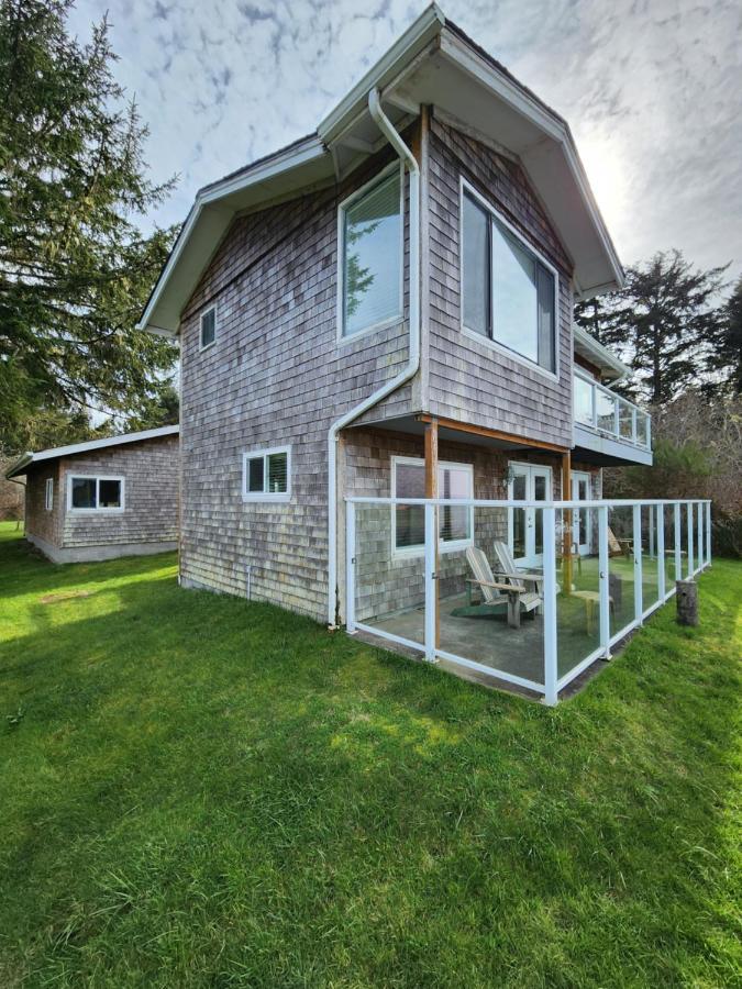Waterfront Condo Upper Unit