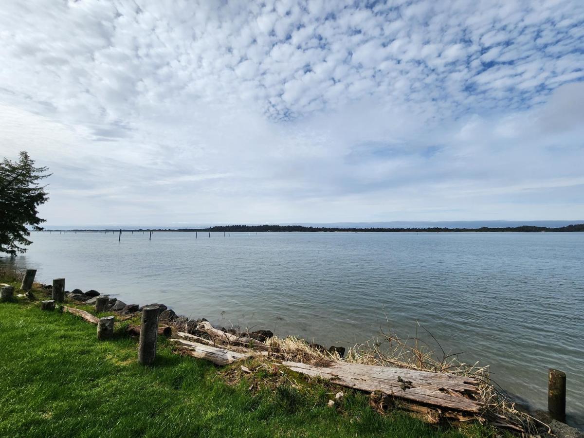 Waterfront Condo Upper Unit