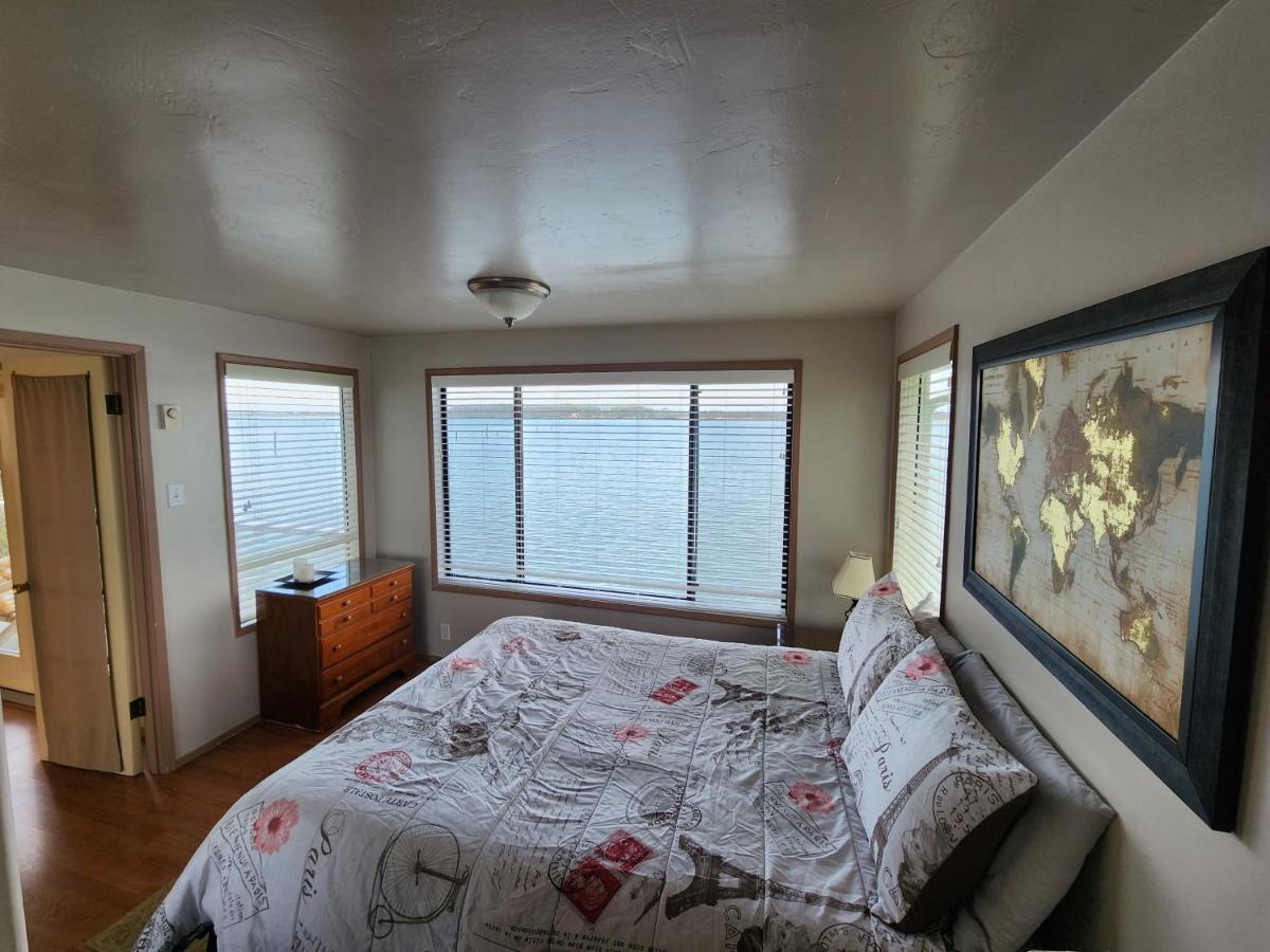 Waterfront Condo Upper Unit