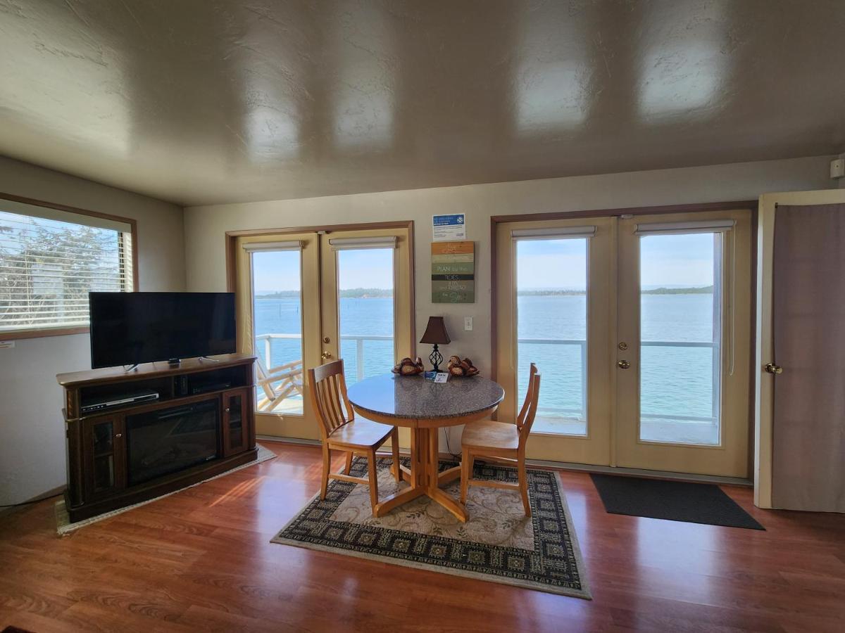 Waterfront Condo Upper Unit