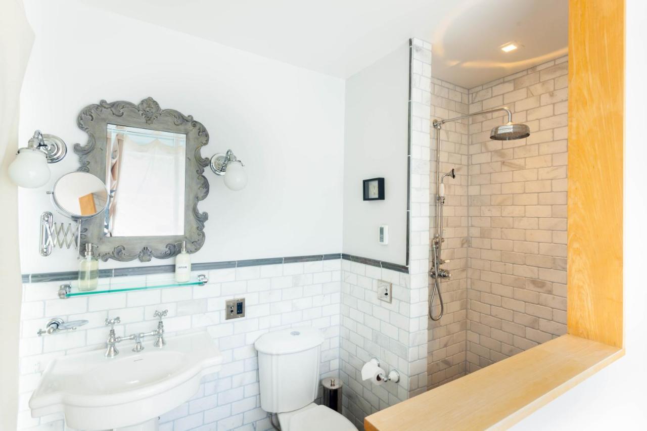 Premium Queen Room
