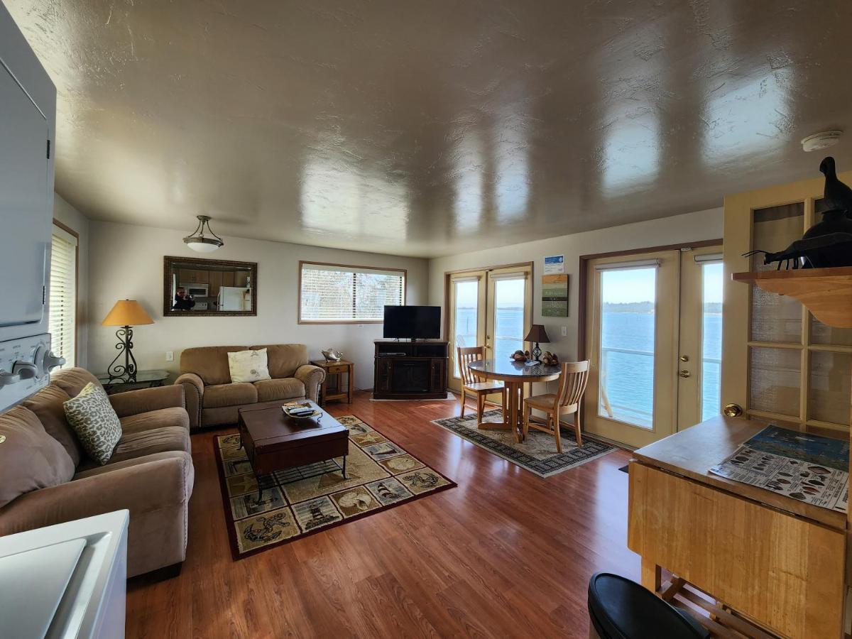 Waterfront Condo Upper Unit